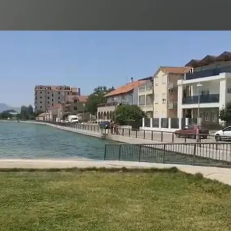 Διαμέρισμα Centar Grada 1 *