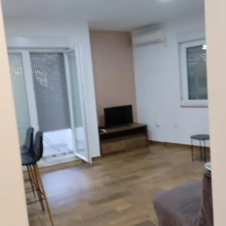Centar Grada 1 Τρέμπινιε